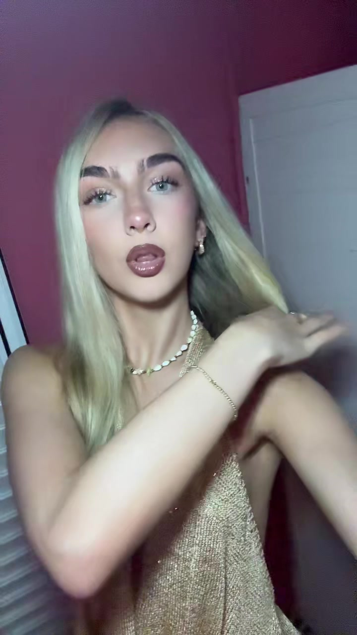 @llouisebrown