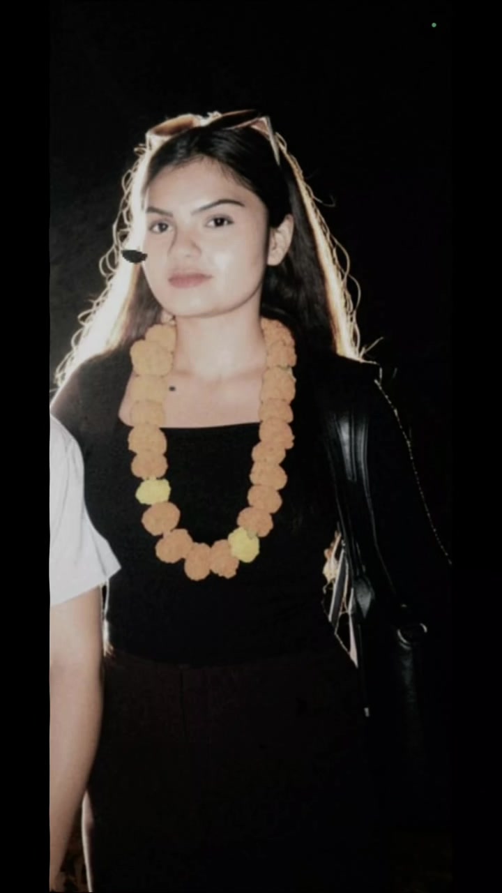 @Nìdhî_Adhikâri 22