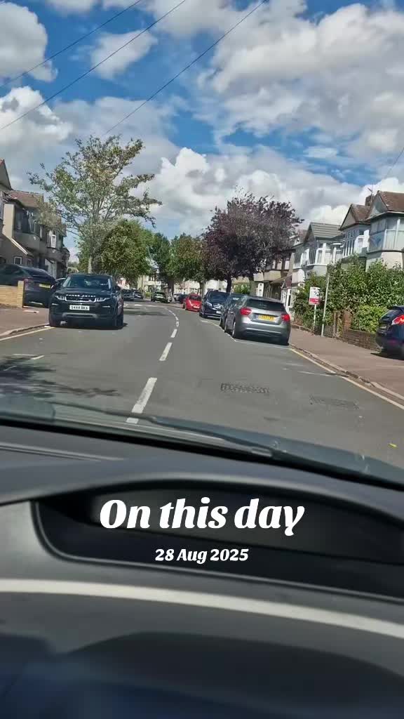 @nira🇧🇩🇬🇧