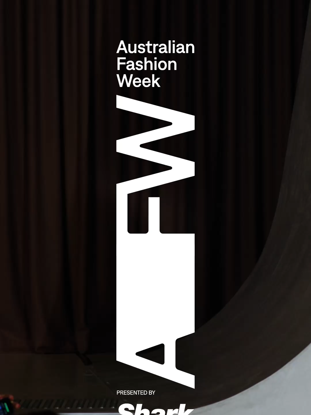 @thefashion.fold