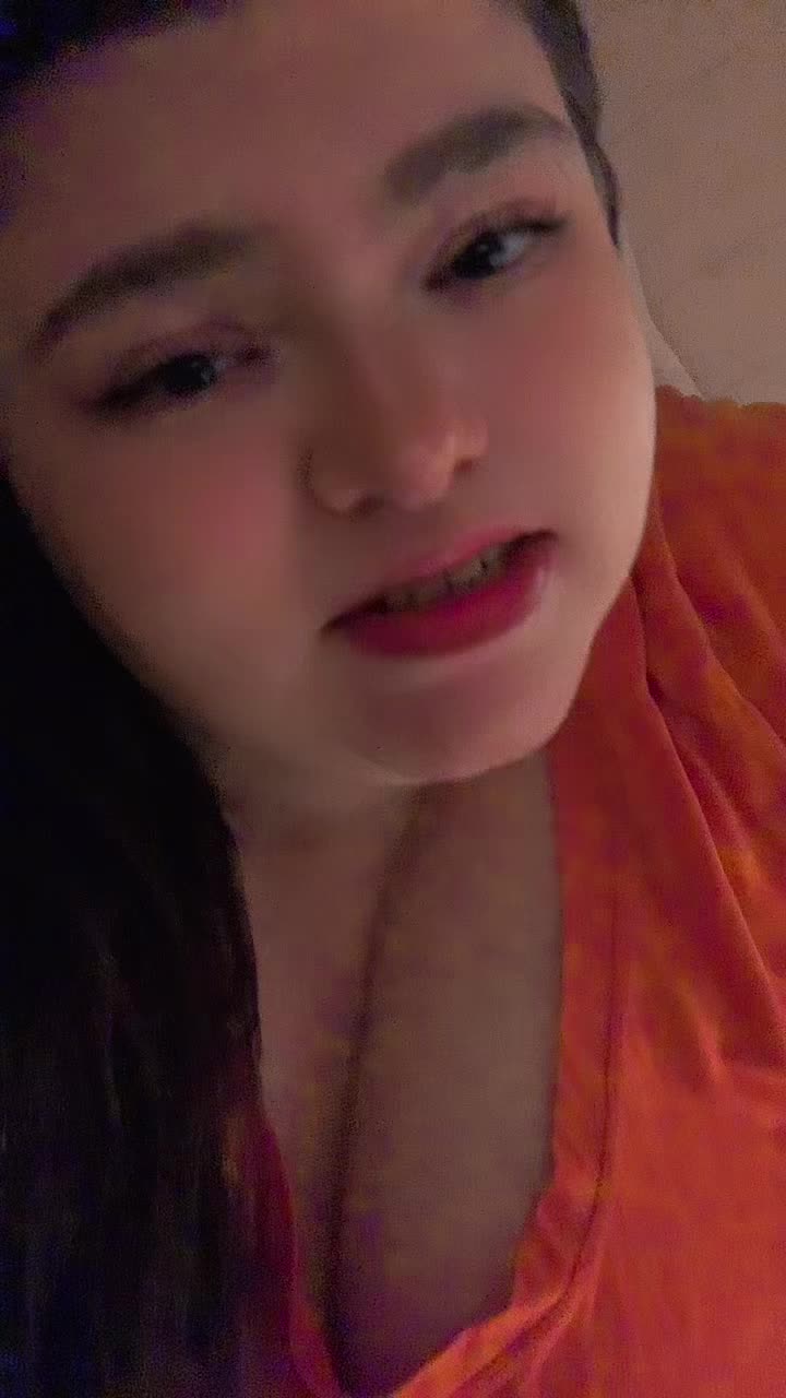 @FluffiBuniTushie