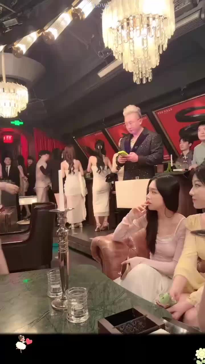 @KTV预定小胖