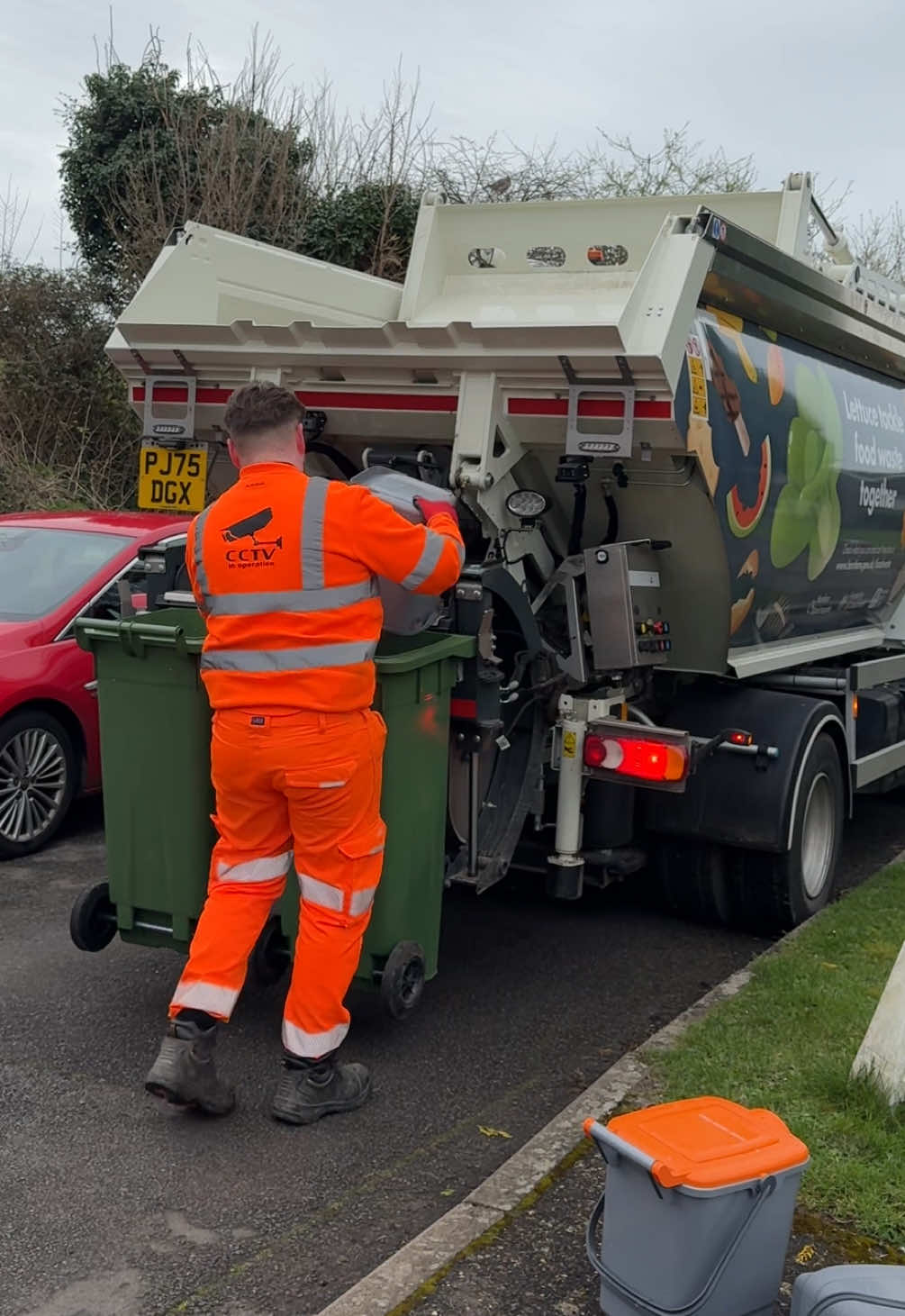 @Sussex Bin Lorrys