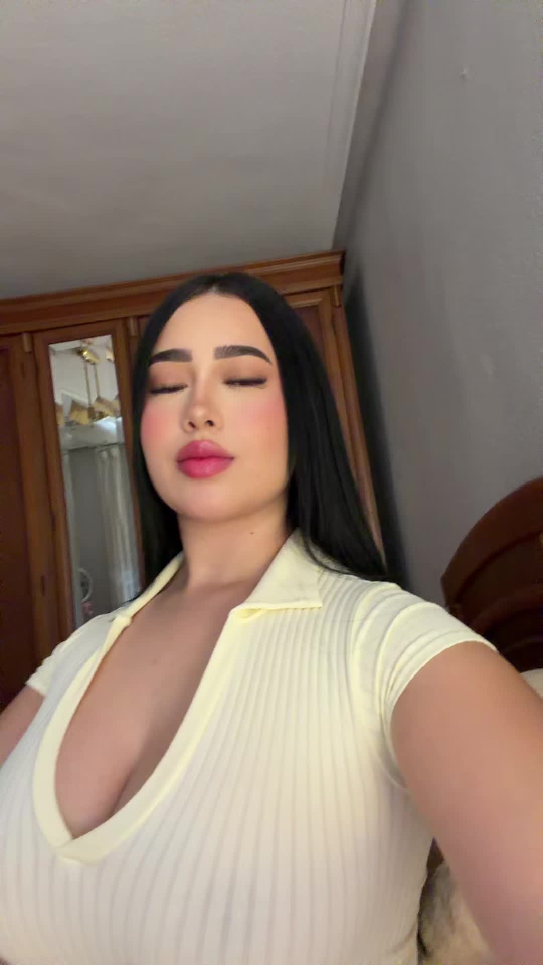 @valesuarezl_2  👑