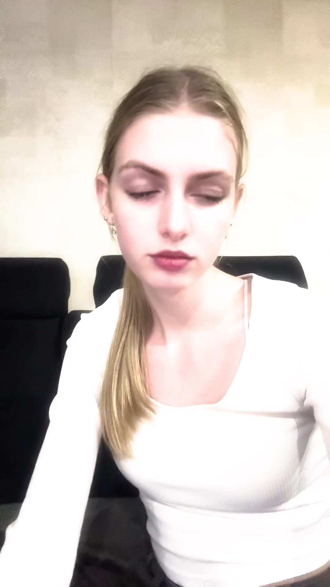 @Emi