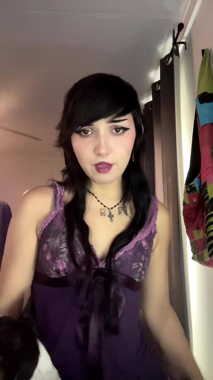 @💣