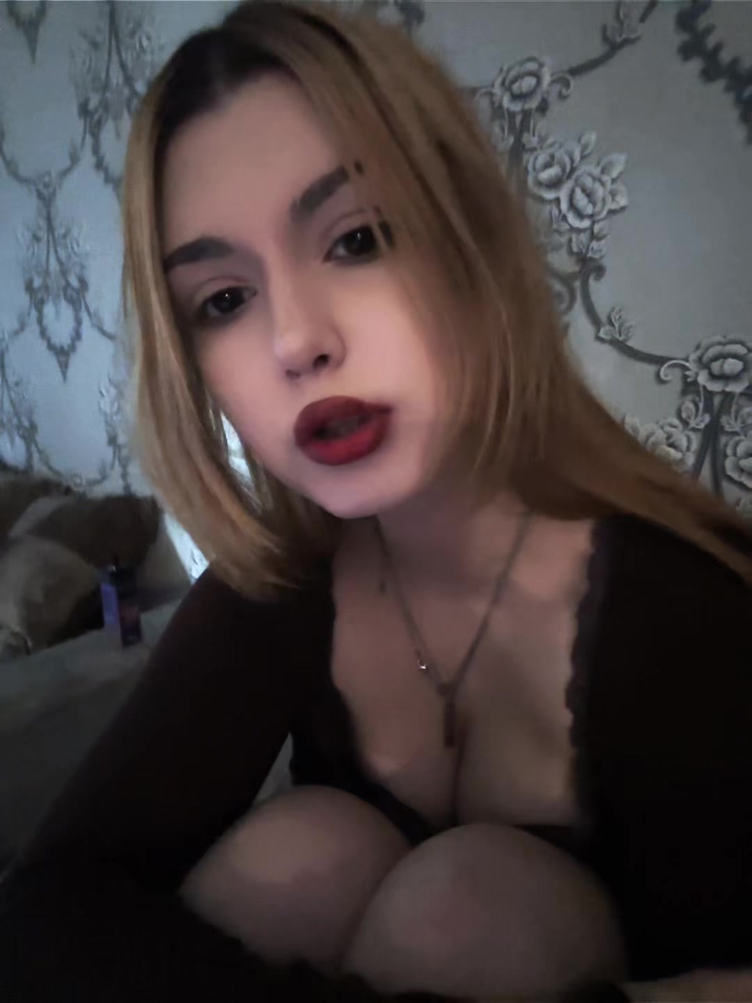 @<З