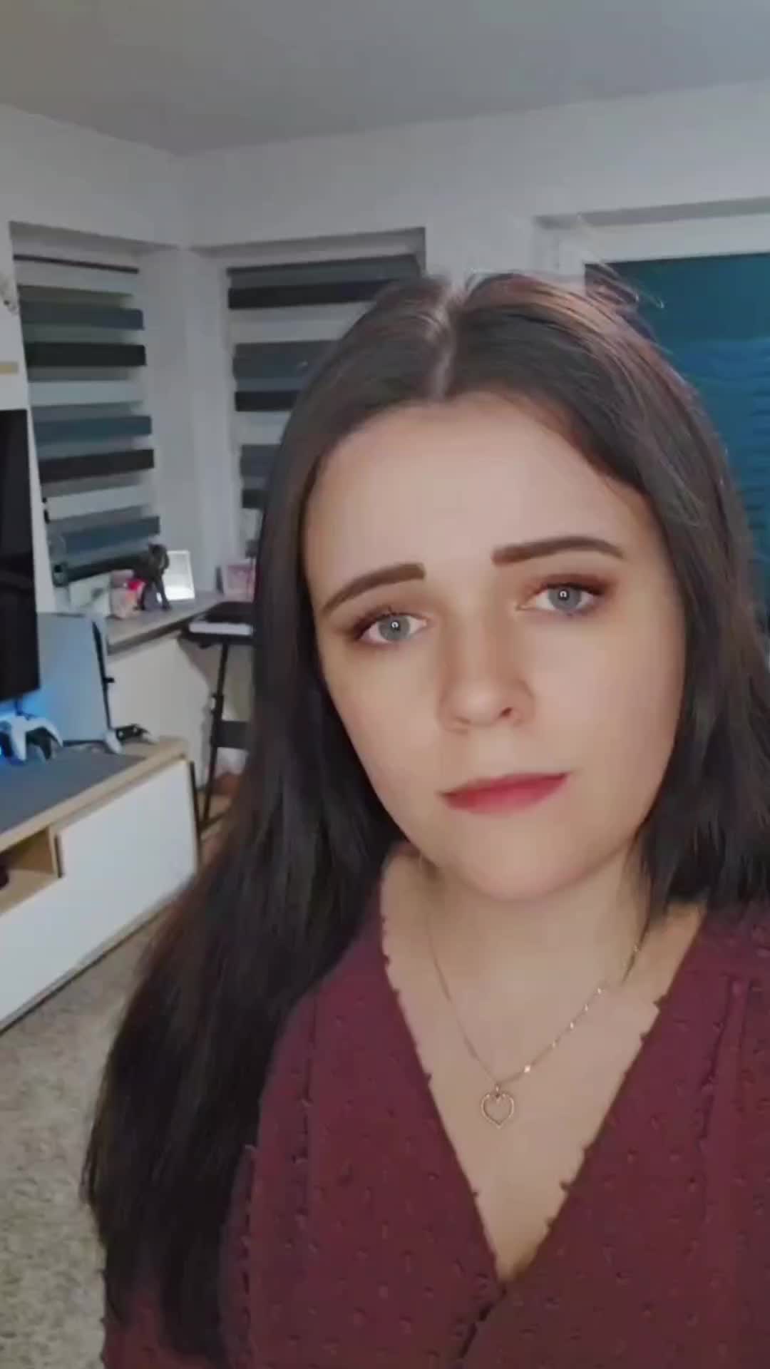 @Janine_lala