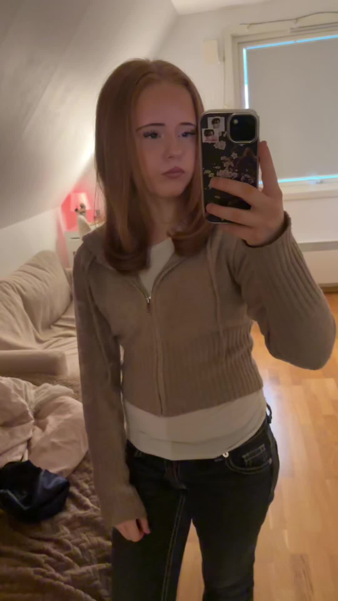 @𝒿𝓊𝓁𝒾𝑒🫰🏼