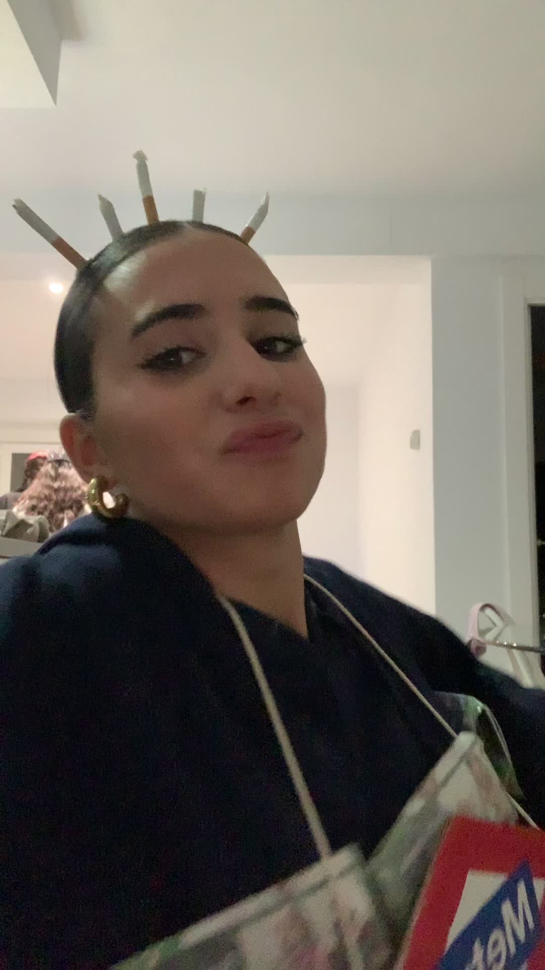 @c.