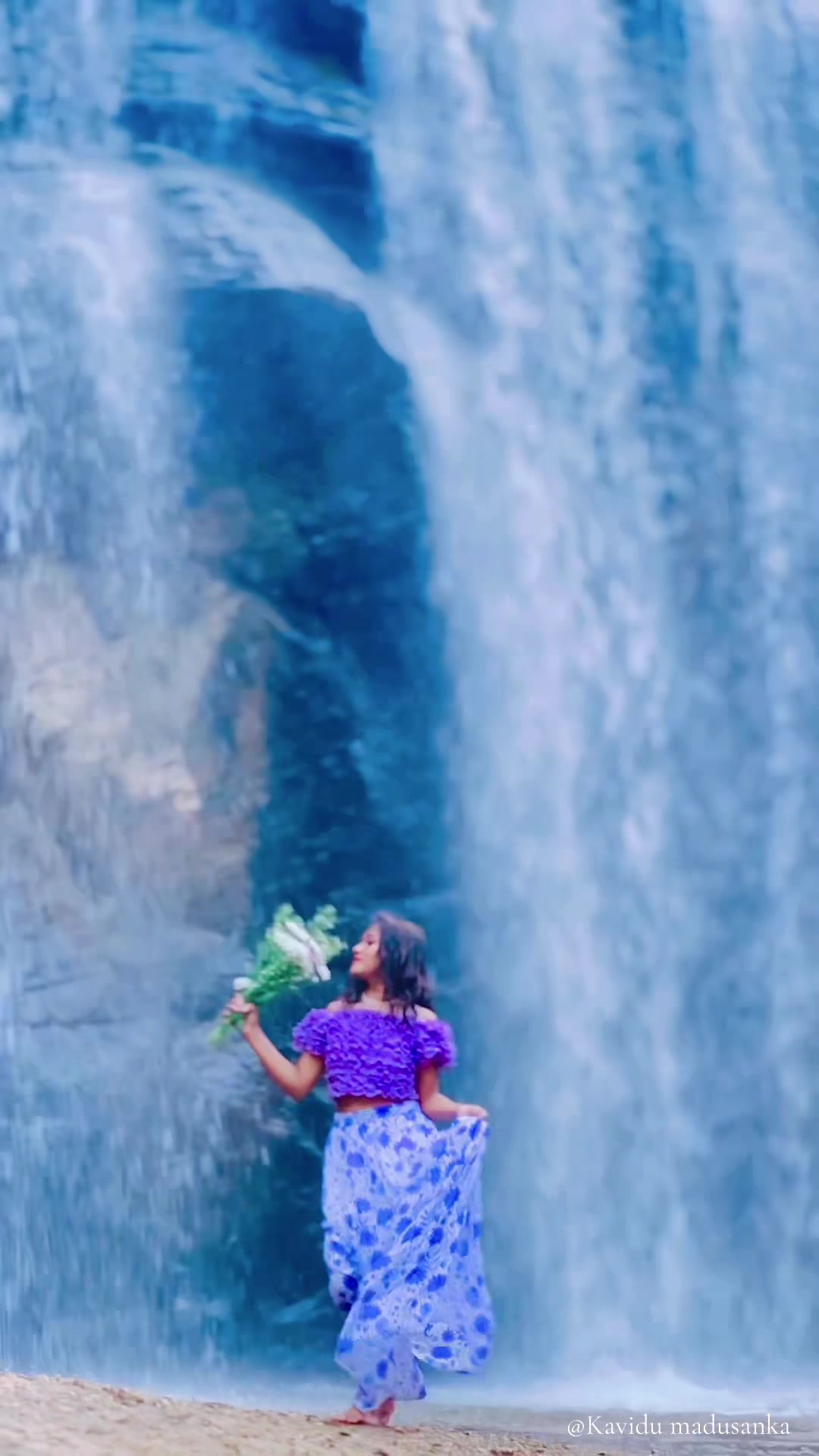 @කවි යා🙂