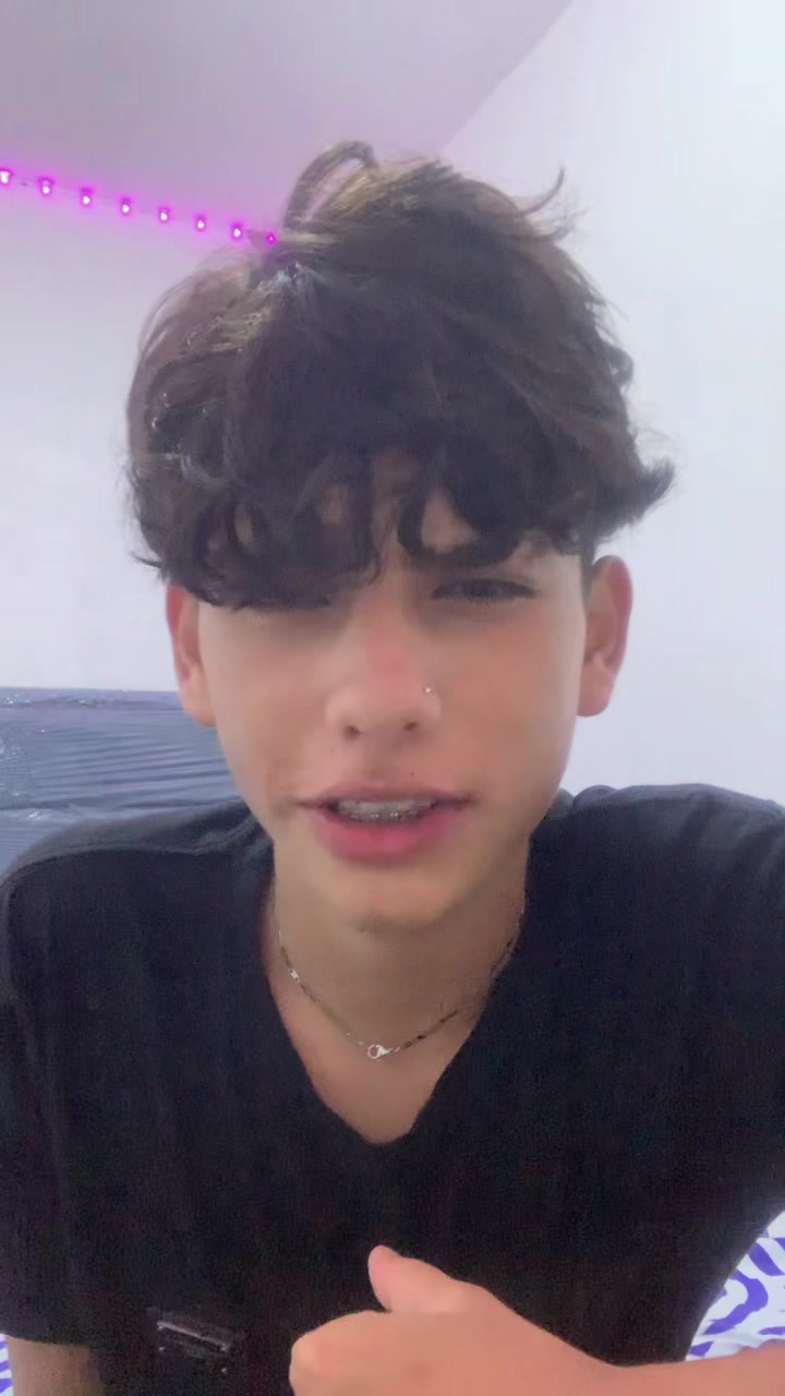 @Emaa 🦈