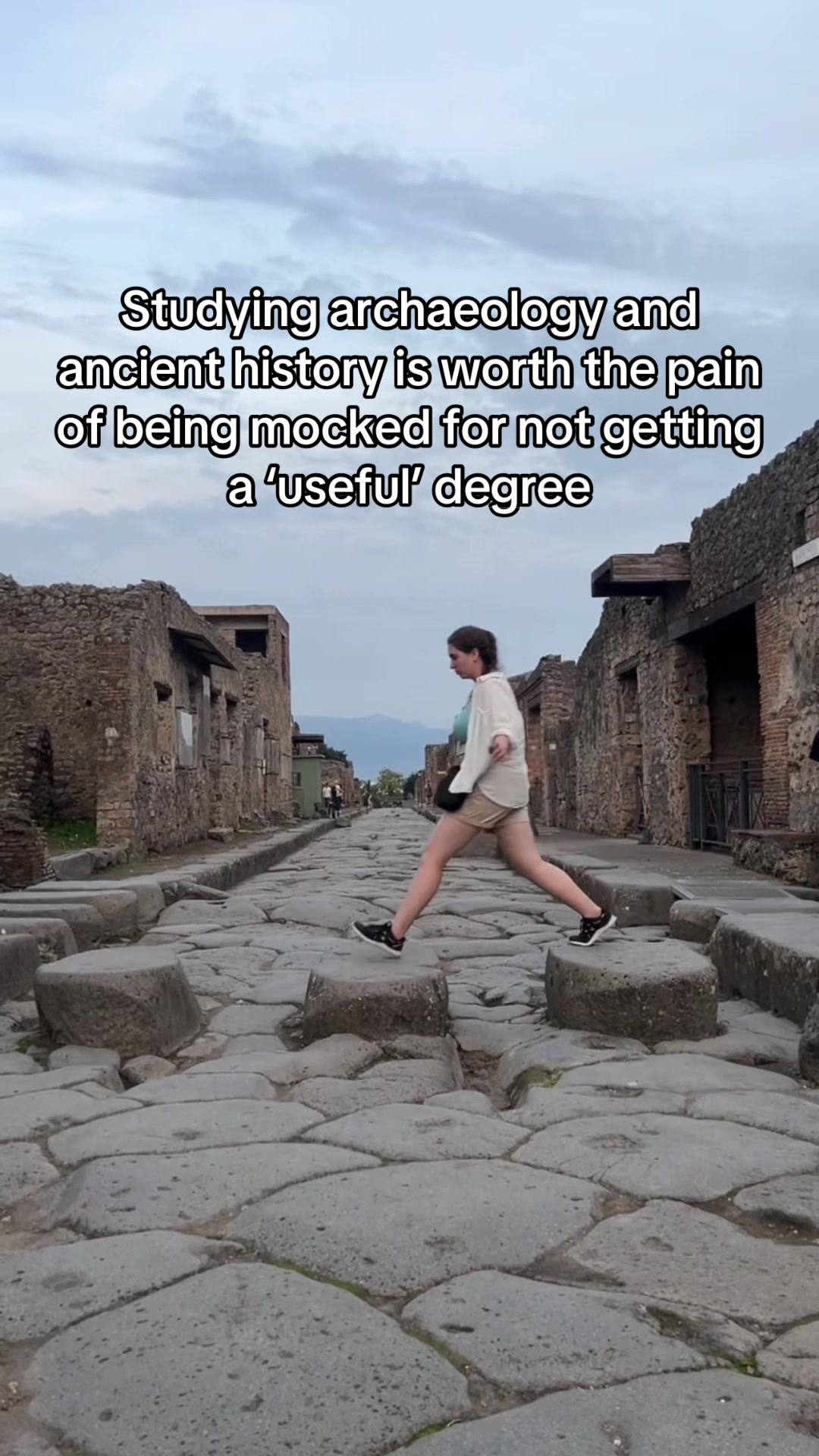 @stephthearchaeologist