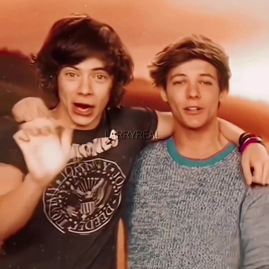 @Larry is real💚💙