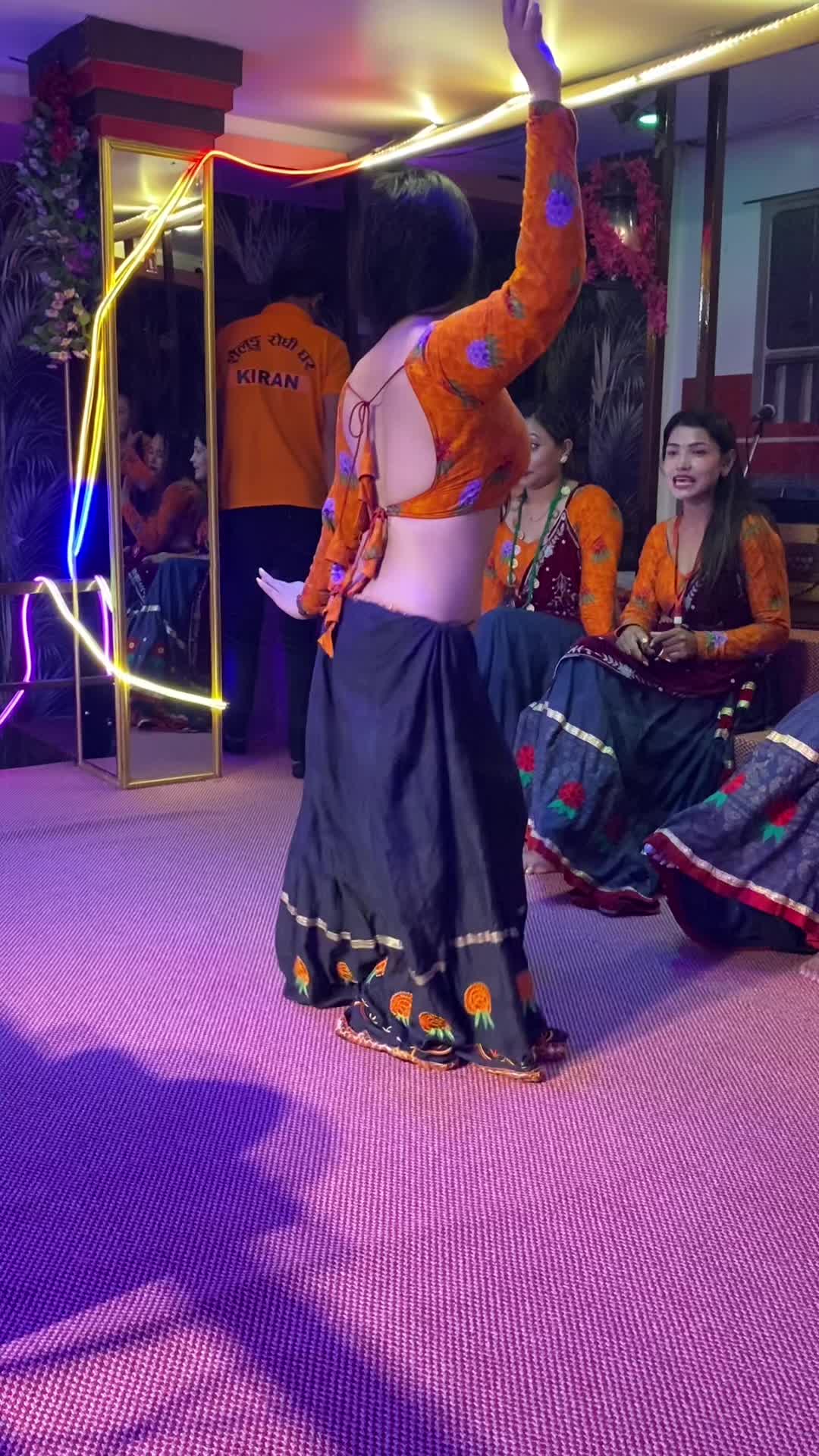 @प्यारी😘