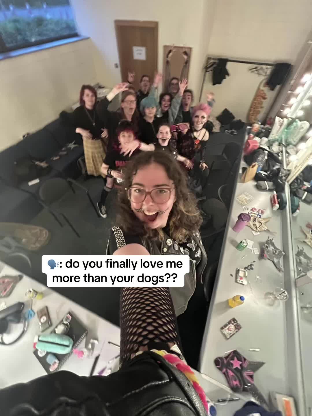 @Giant Wolf Theatre Company 🐺