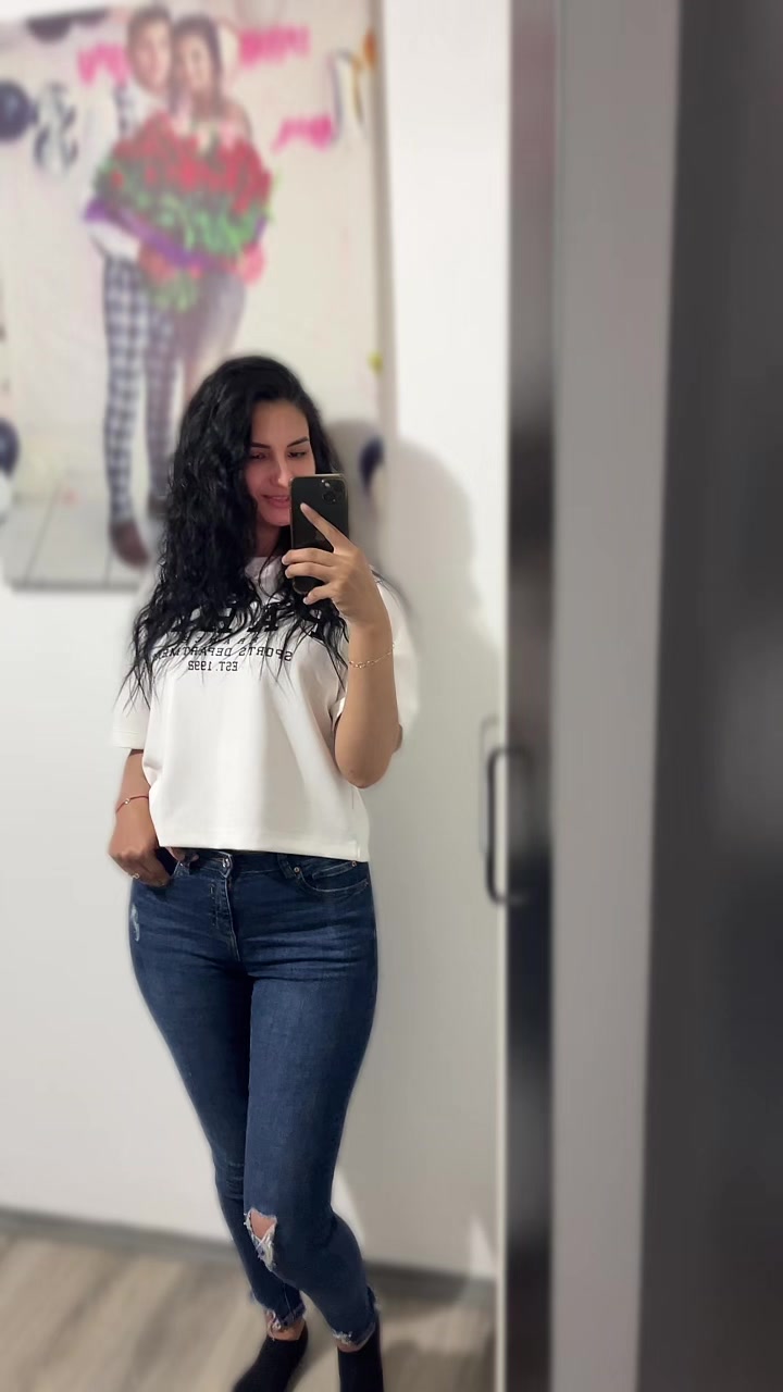 @Adelina Ravasan