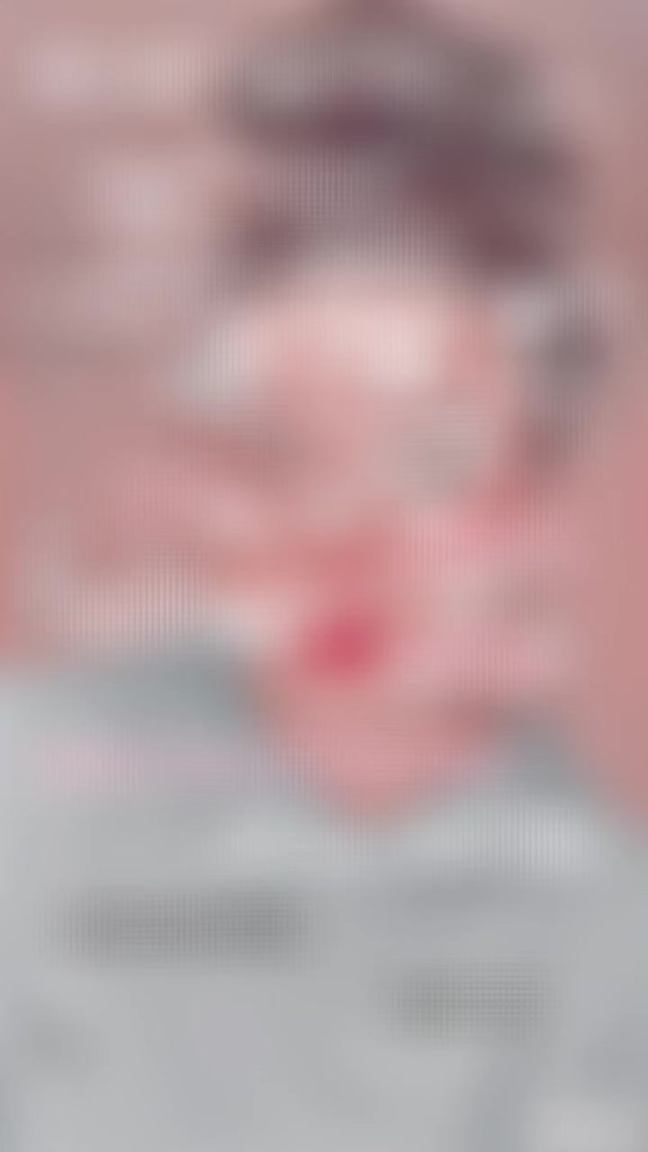 @Follow @gorgsbarrett not me