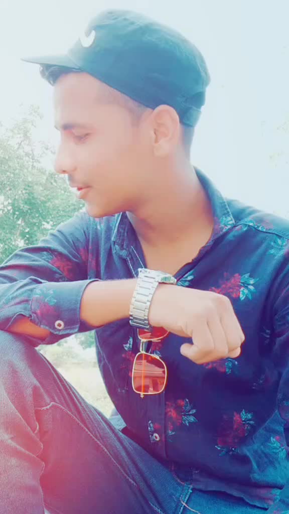 @cute boy moin