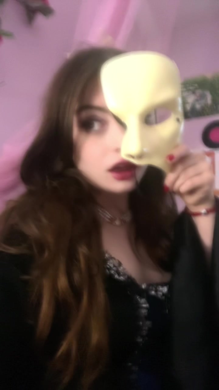 @April 🩰🫀