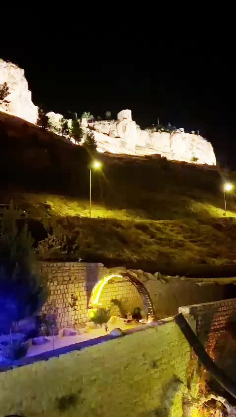 @B&uuml;nyamin Ay