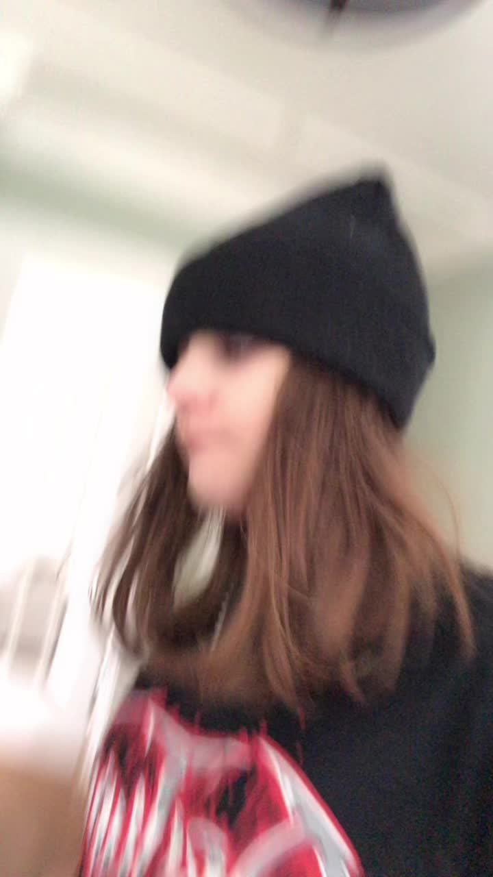 @Rhxbdbejfjsbsbrmxizusbrvtbckxi