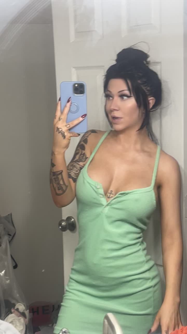 @dakota_deville