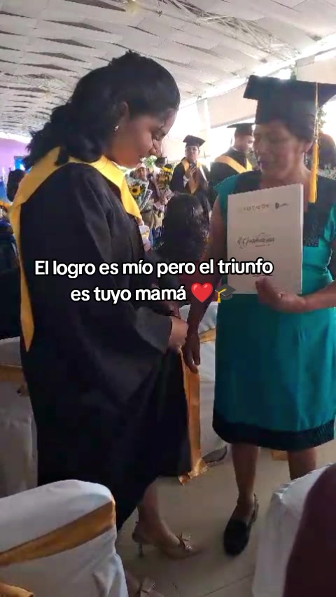 @YessiLara👷&zwj;♀️