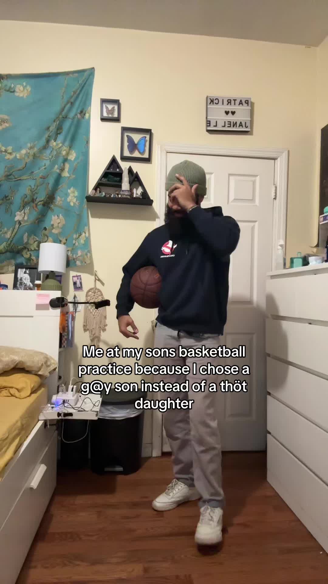 @PatWitDaScat 😂🤟🏽