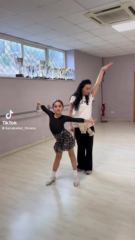 @AuryDance