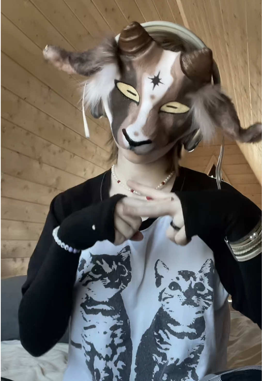 @⌁Nori🐐🐾╶⃝⃤