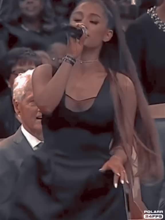 @Ariana Grande