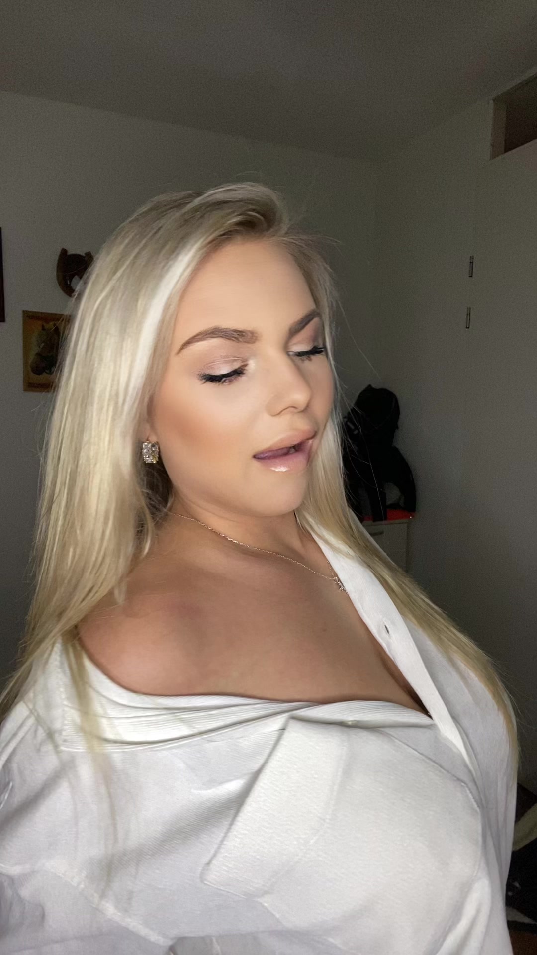 @Andzelaaa