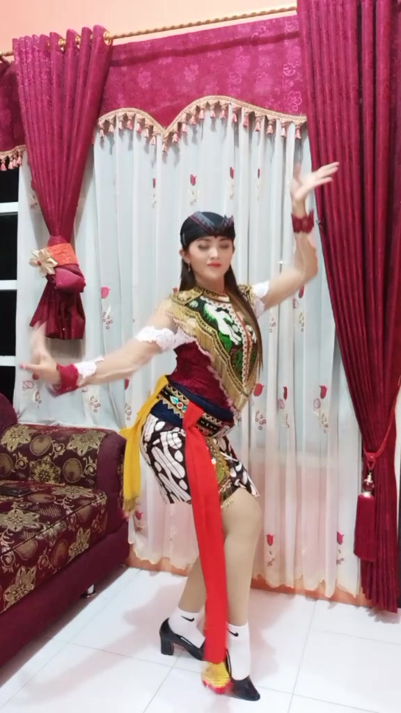 @Aya Chikamatzhu