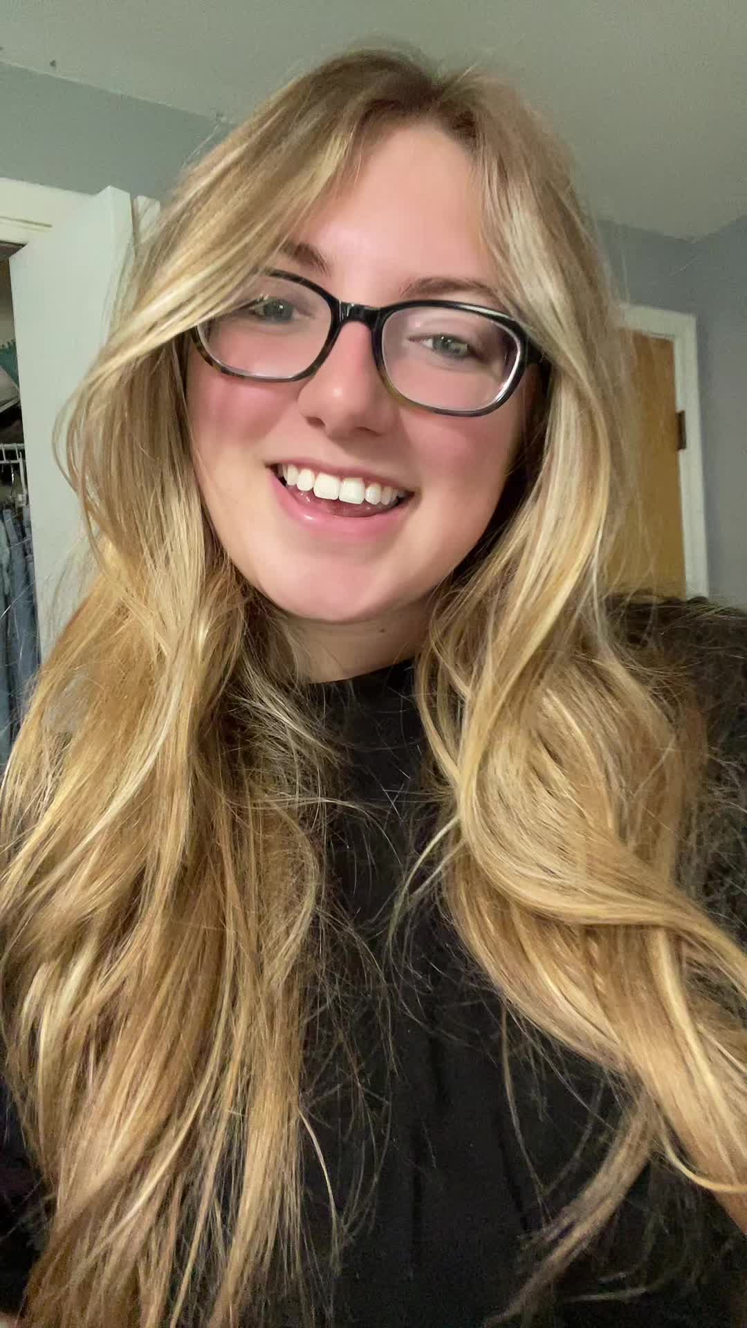 @mo