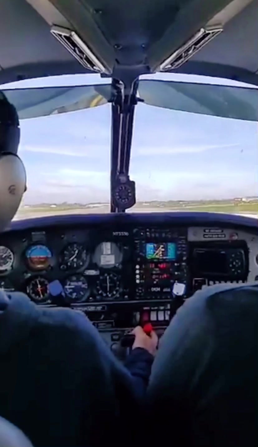 @d_lewis.aviation