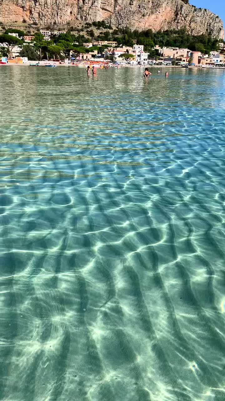 @Mytravelmoods