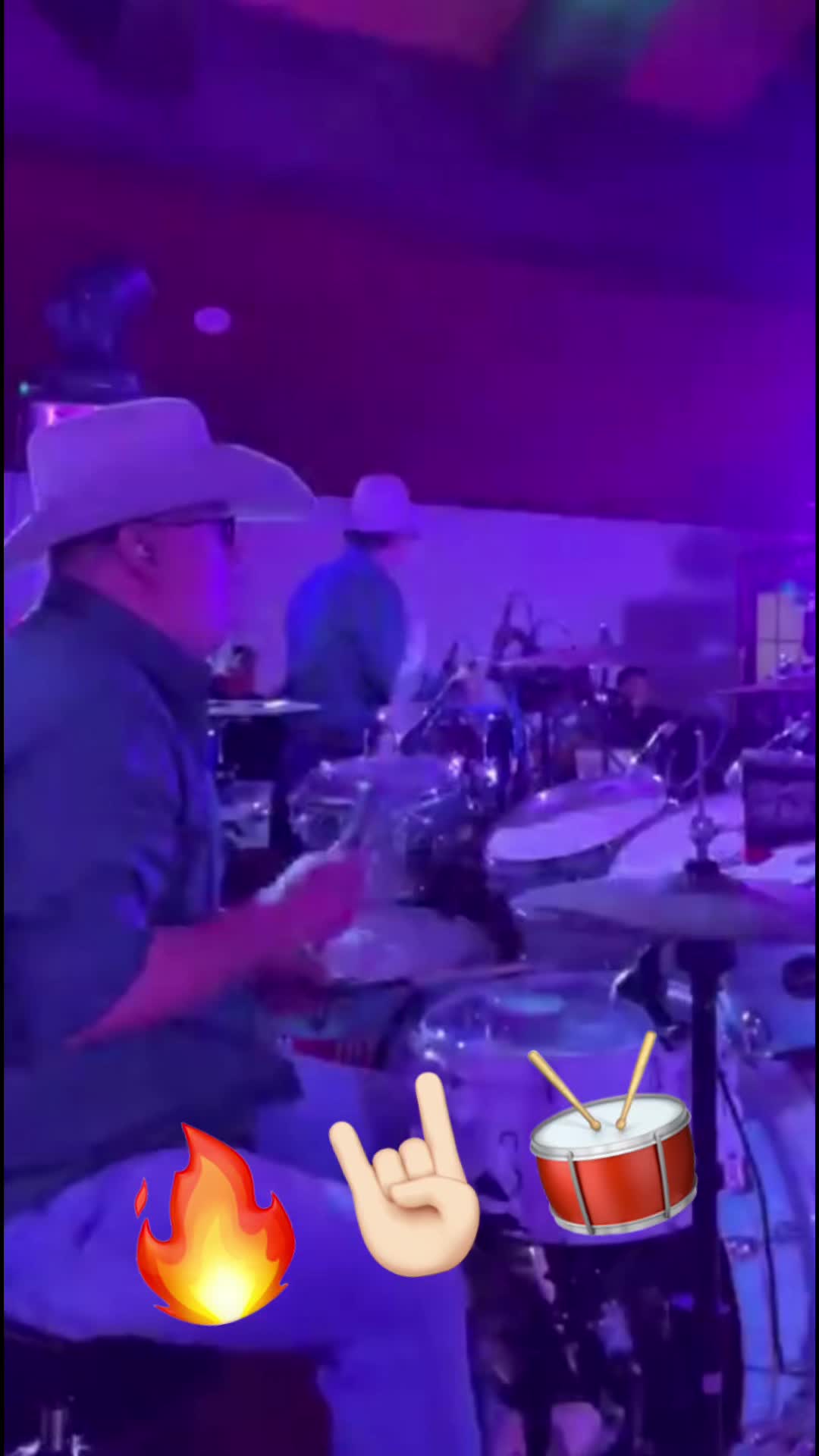 @Junior Dorado