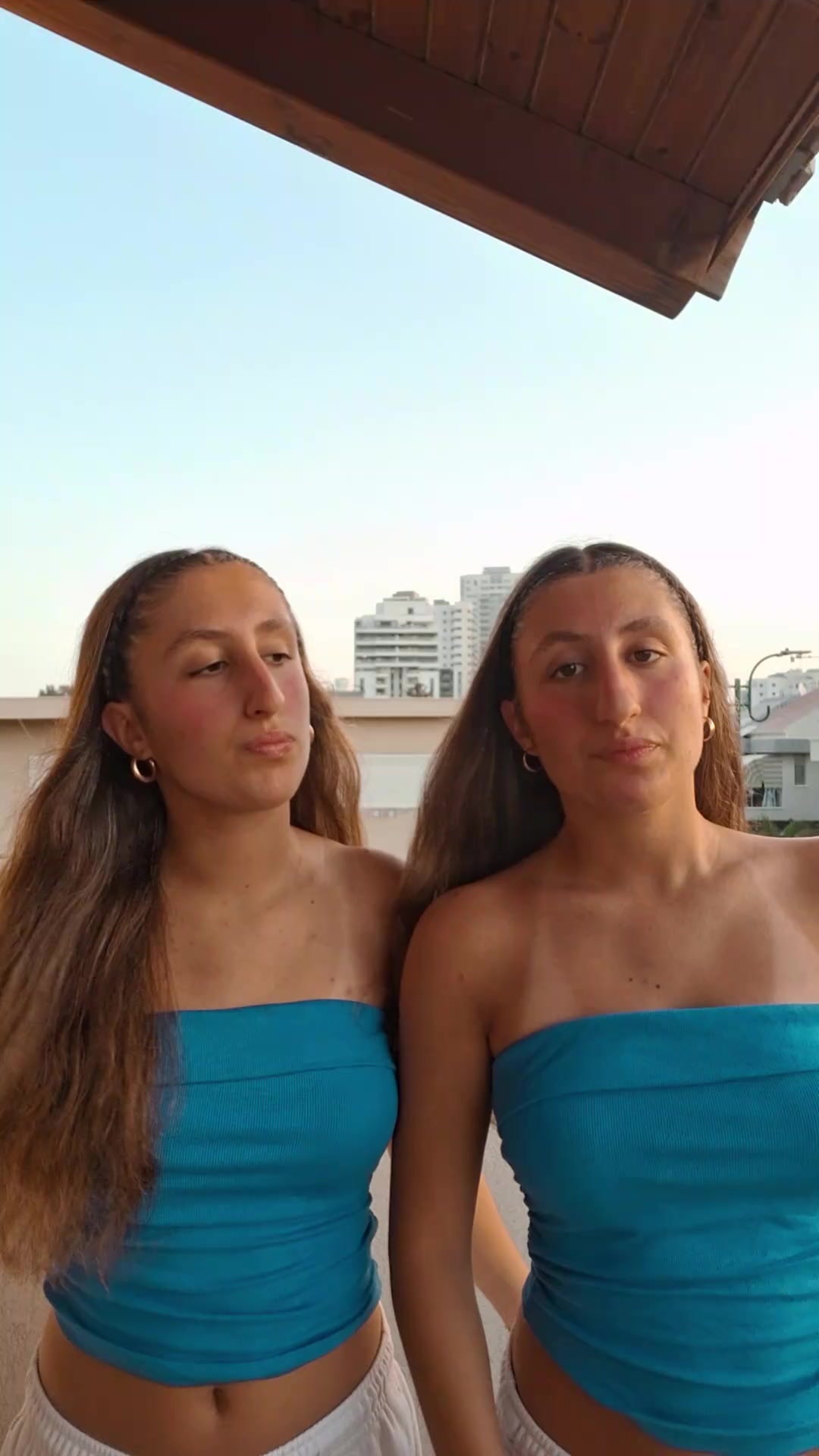 @NoaHilaTwins