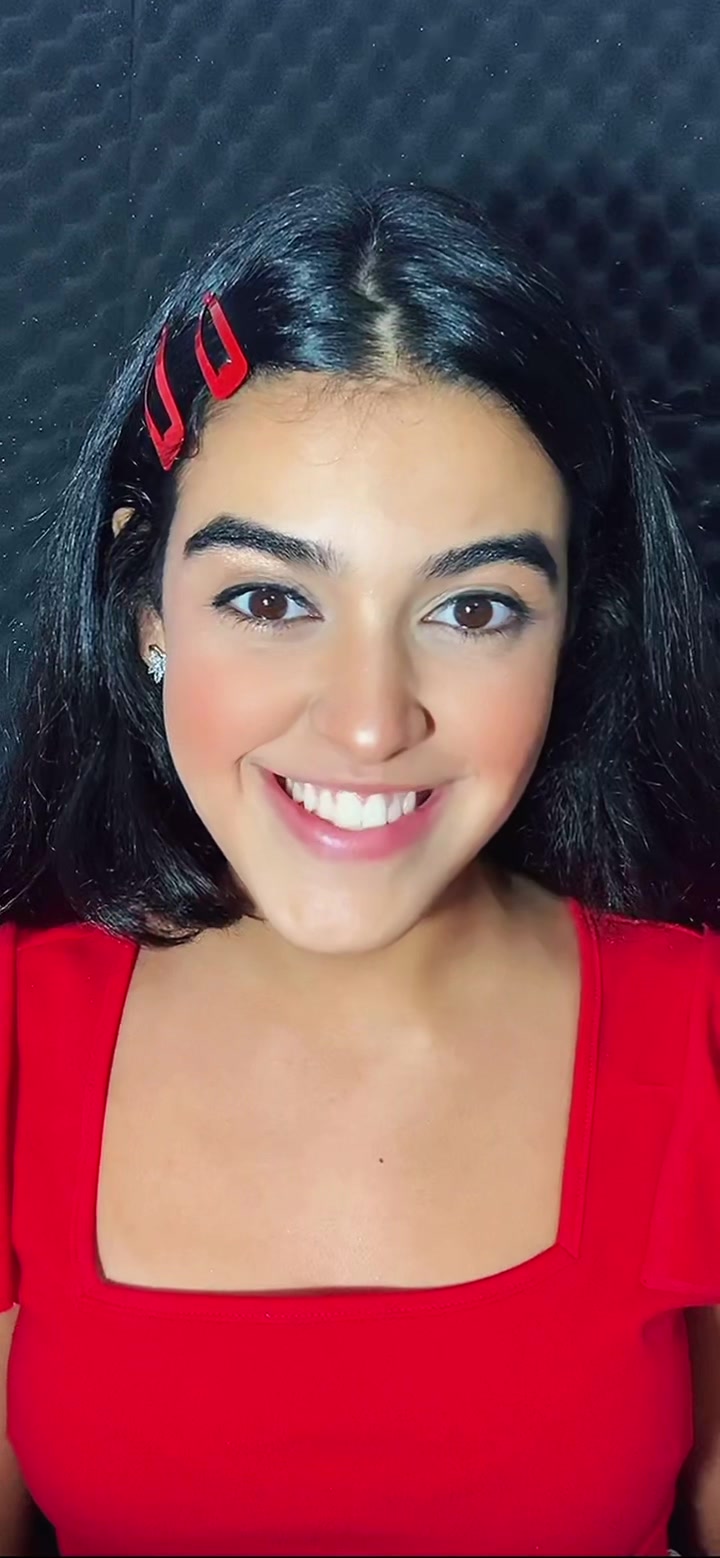 @ninamedeirosoficial