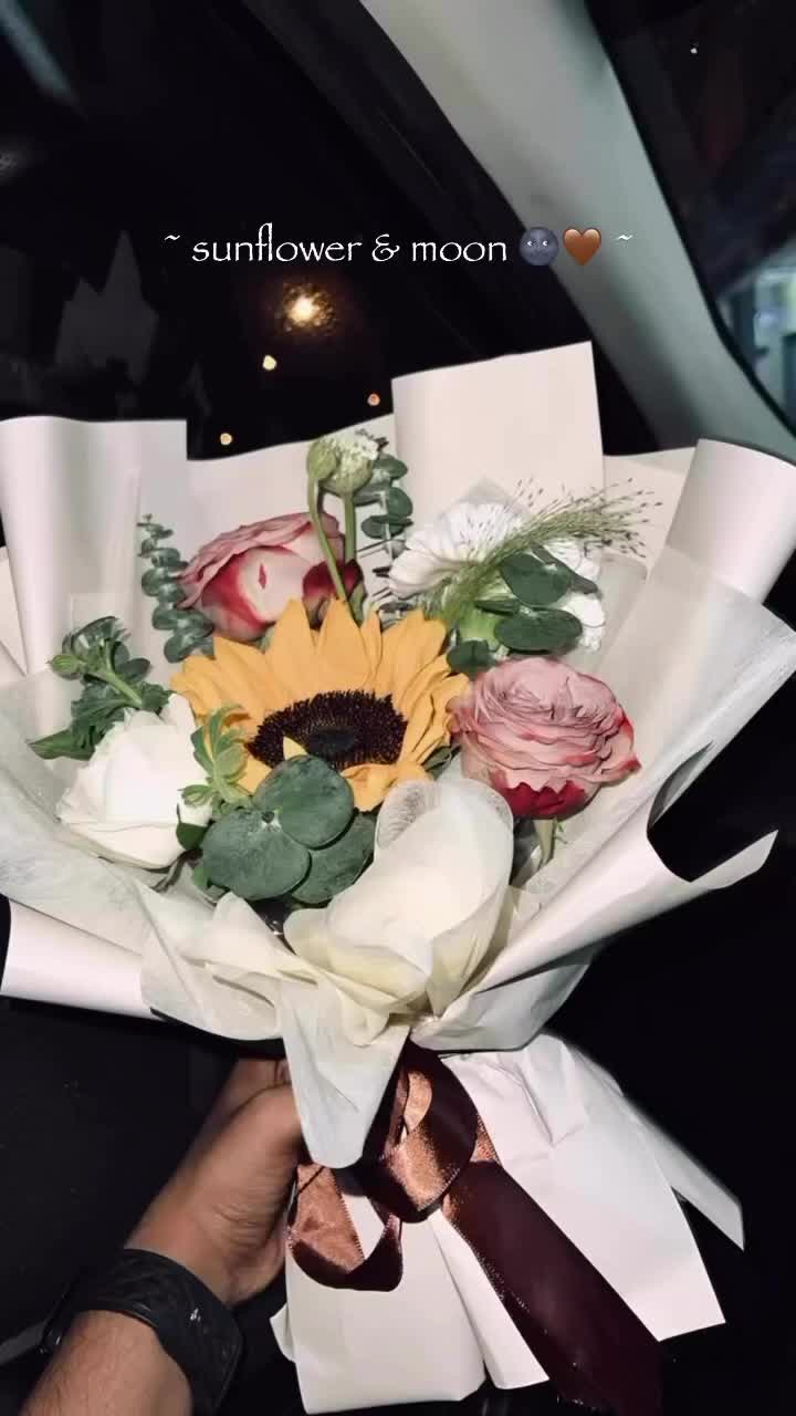 @girlwholovesmoon ⏾
