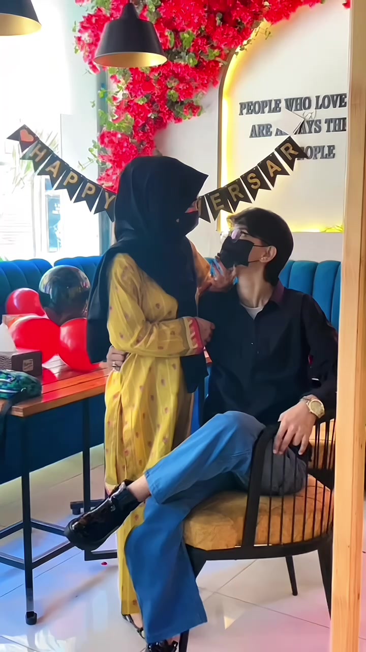 @𝓗𝓸𝓷𝓮𝔂🐝