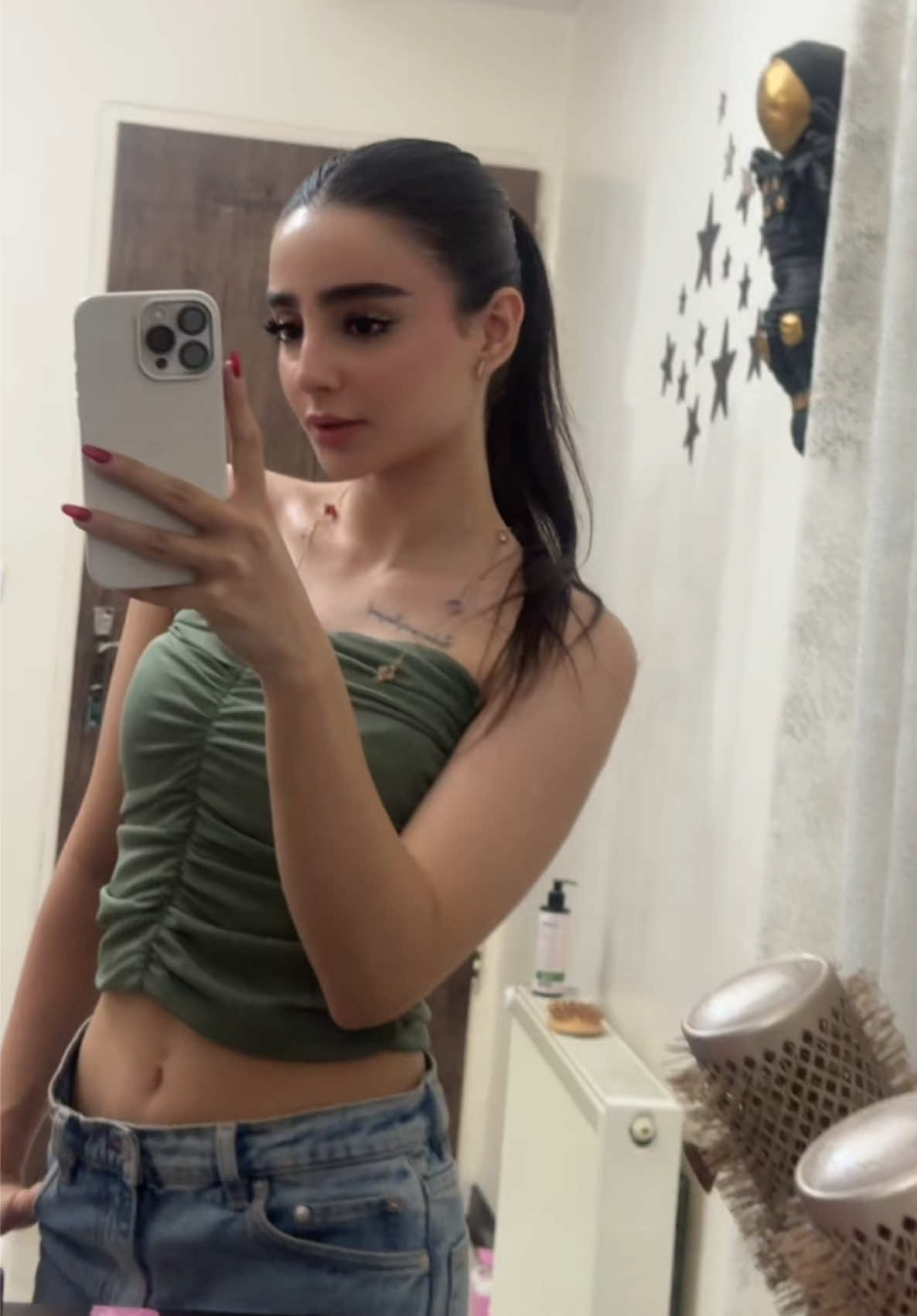 @melikakhakbazz