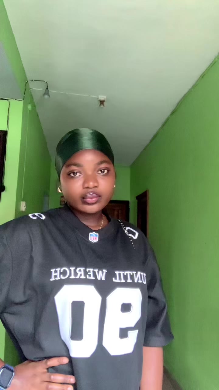 @Meenah🥺🌸