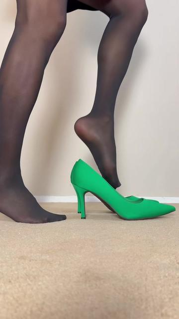 @Nina Nylons