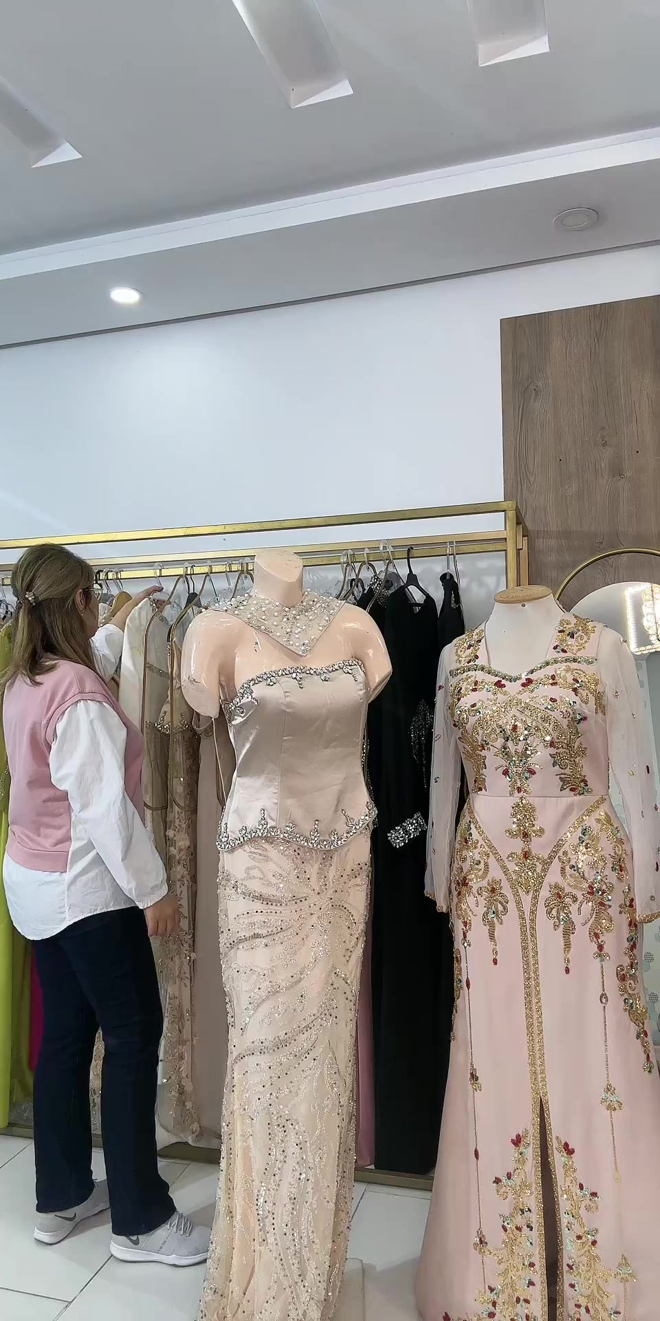 @Unique Dress