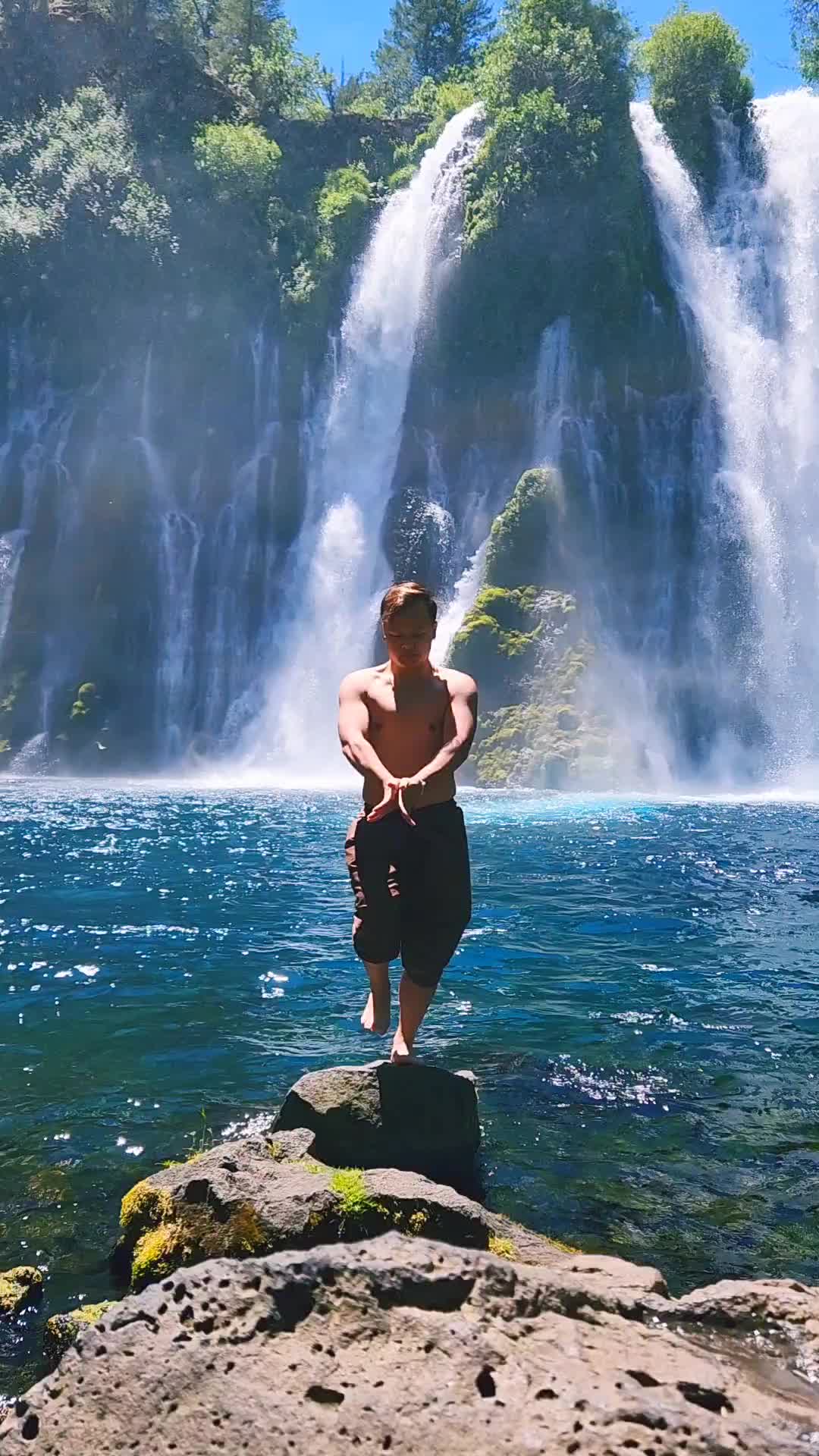 @rocky_vang
