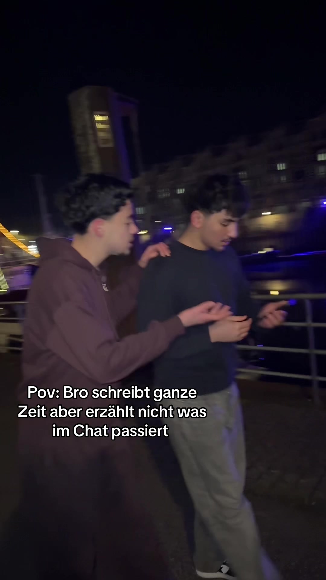 @🦦