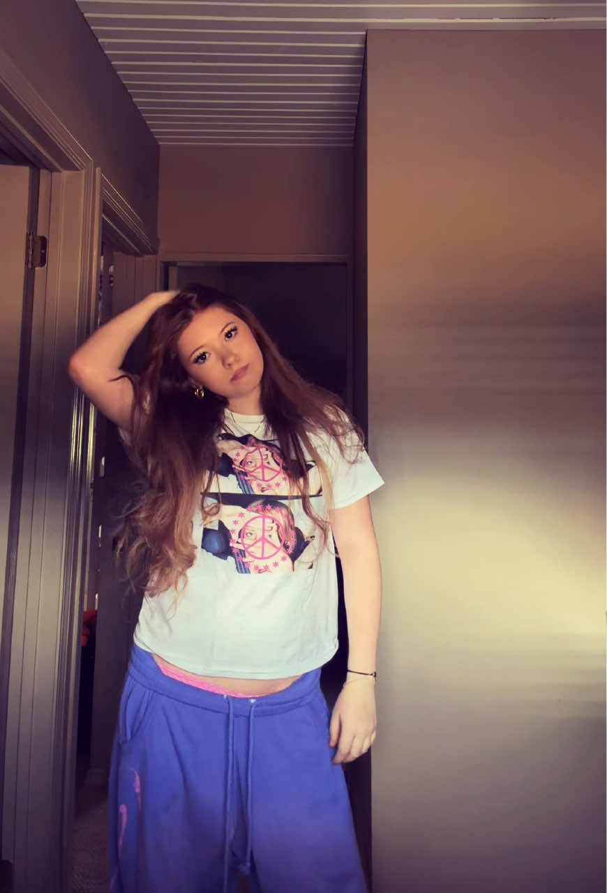 @Adriana 🪽