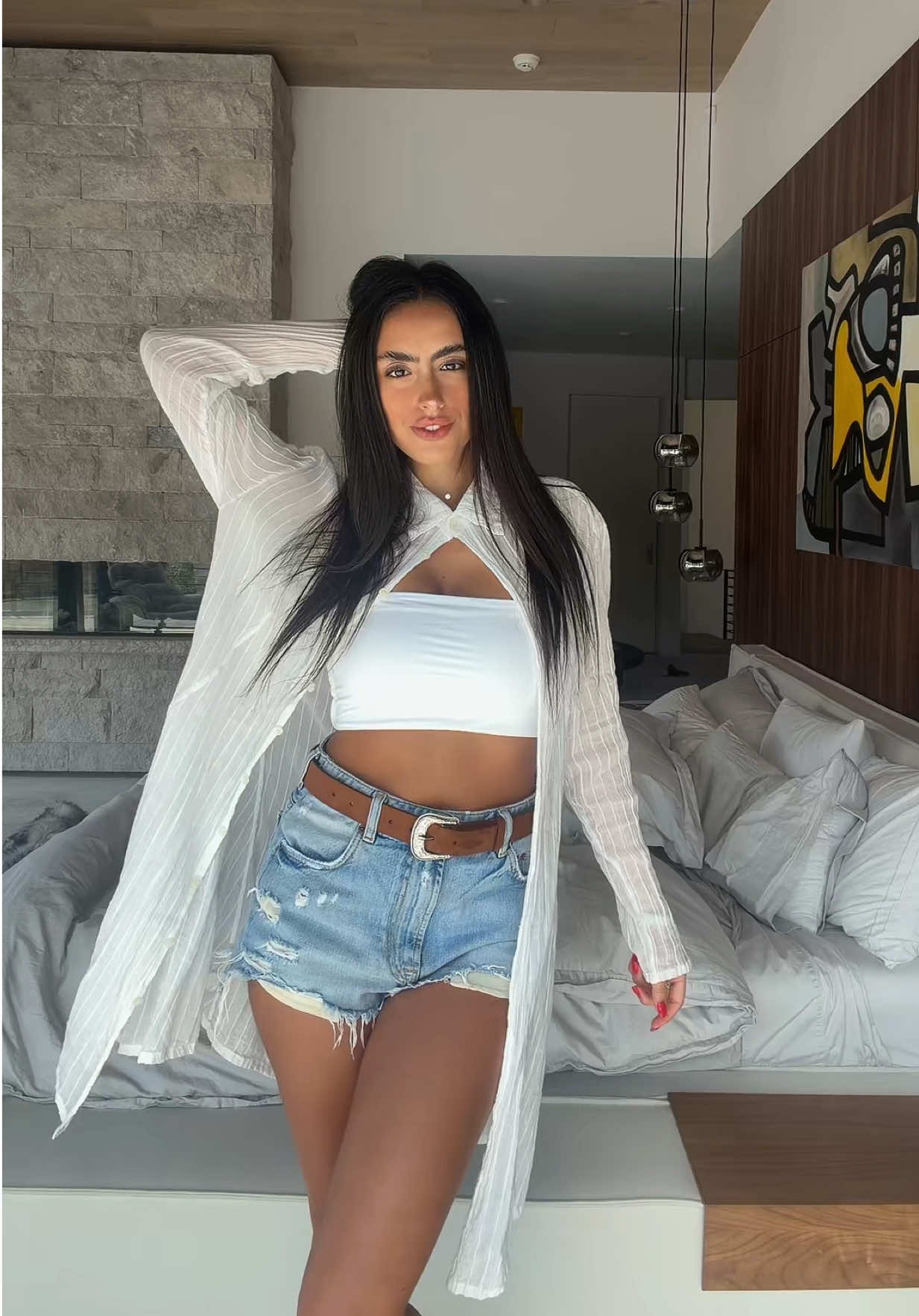 @brunettehotgirl
